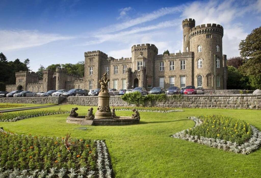 Howfield Hotel Merthyr Tydfil Buitenkant foto